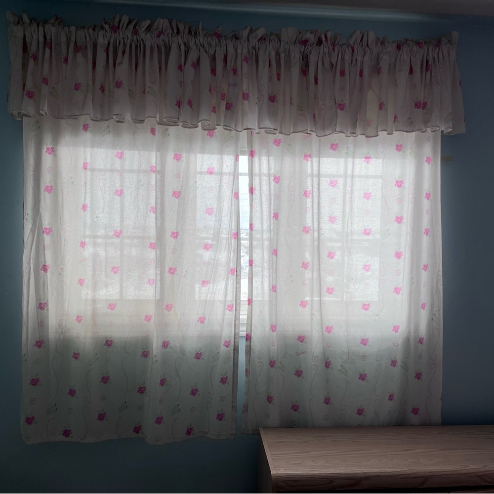 Barbie Curtains with 3 Valance Curtains